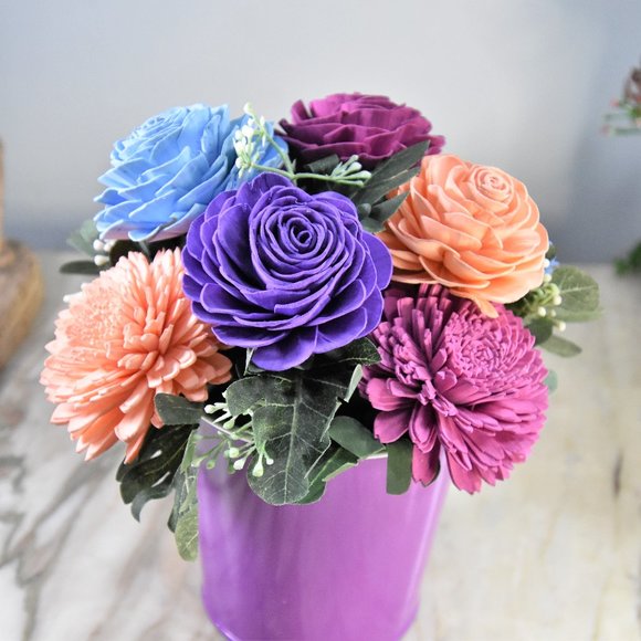The violet color wheel. Sola wood flowers arranged in striking contrasts - Picture 4 of 9
